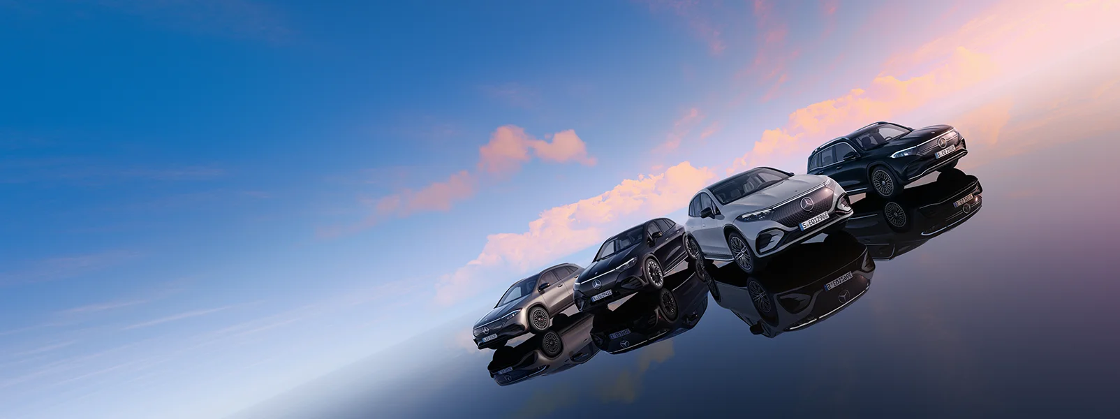 Mercedes-EQ Fahrzeuge in Sonnenunterganghintergrund